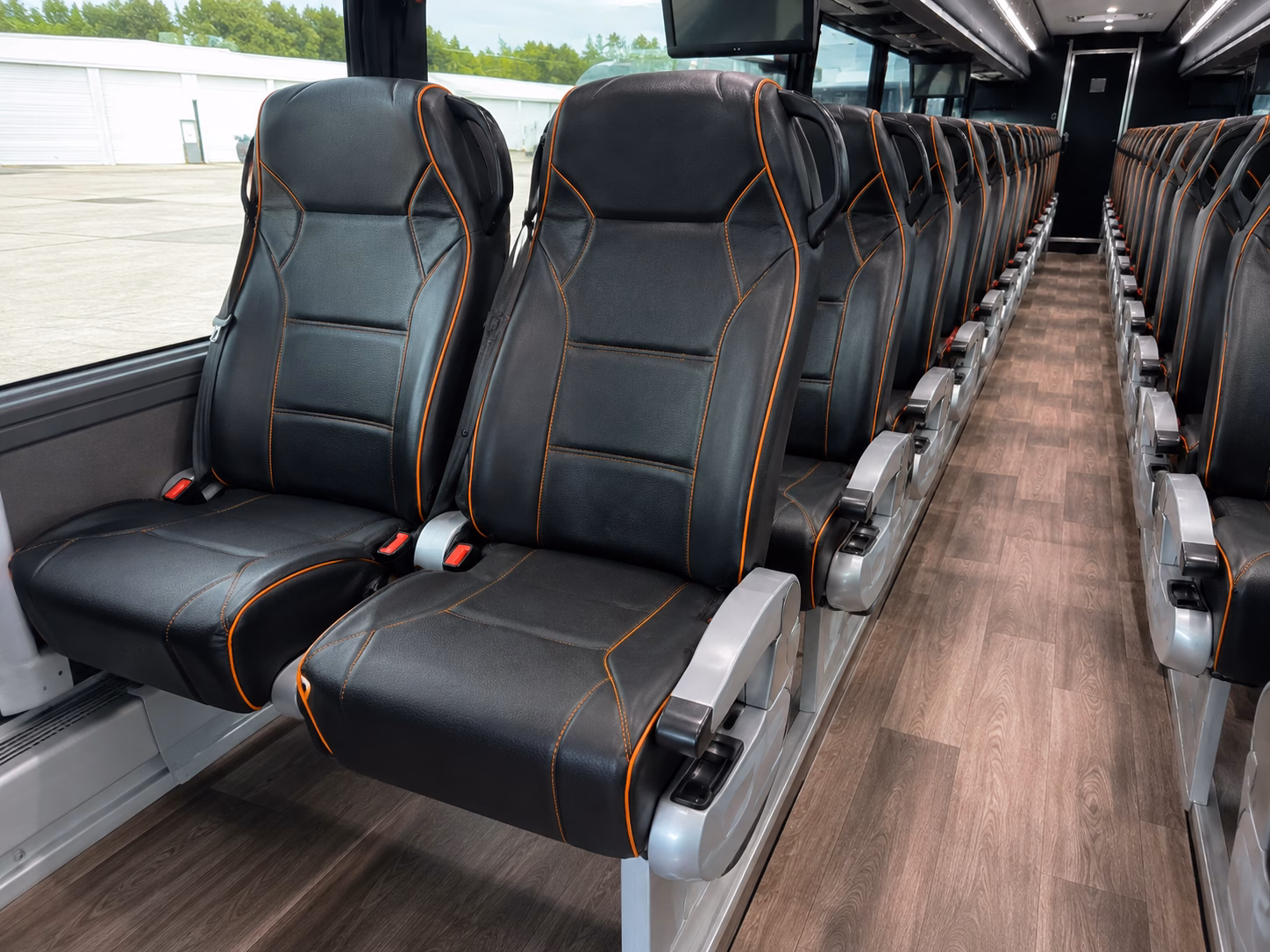 bridal party buses on your fresno wedding morning